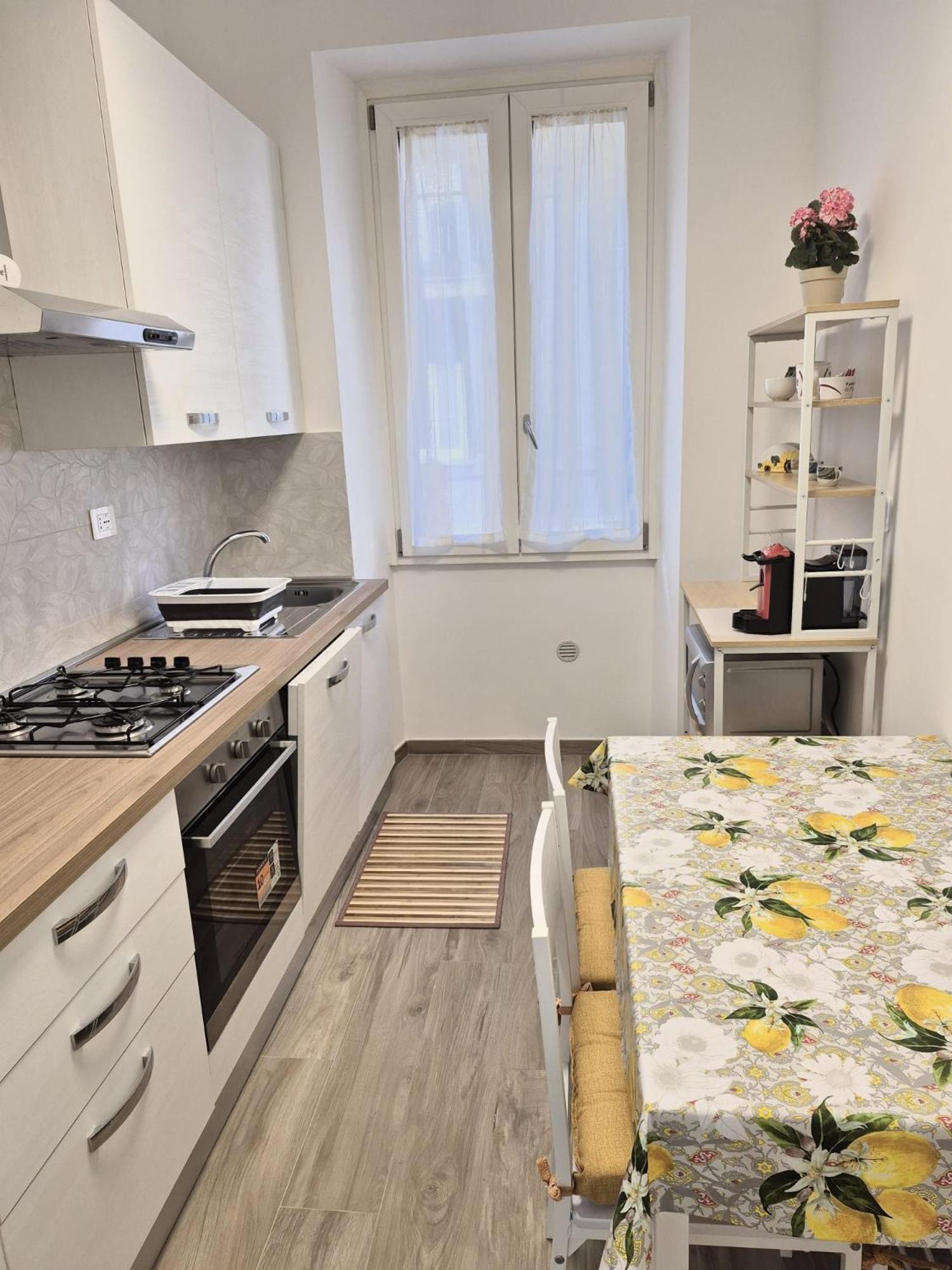 Apartment La Casa Floreale Rome